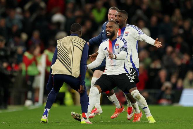 欧联杯赛事中球员们的惊世表现(欧联杯赛事中球员们的惊世表现有哪些)