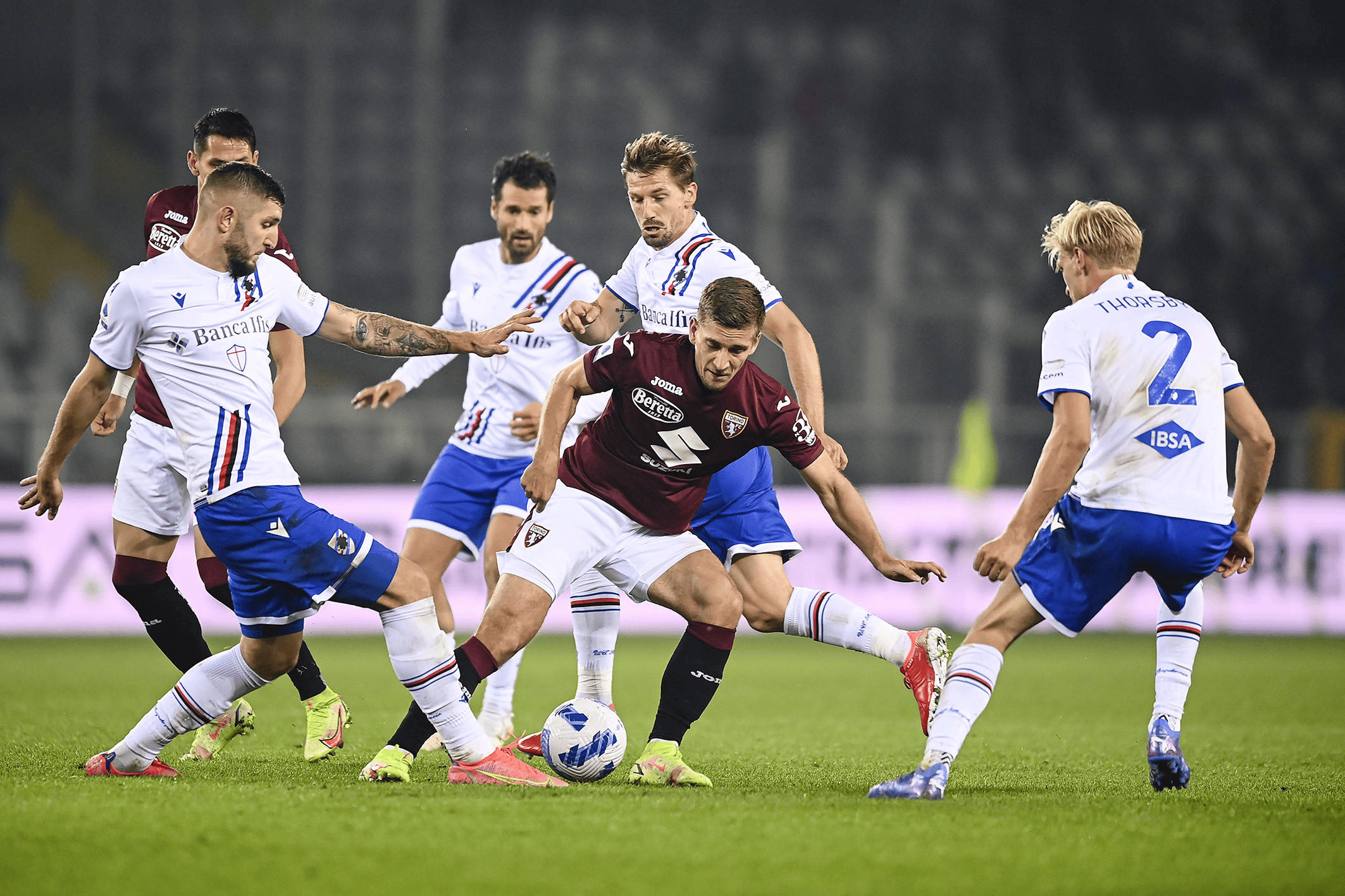 包含乌迪内斯主场战平佛罗伦萨，难分胜负的词条