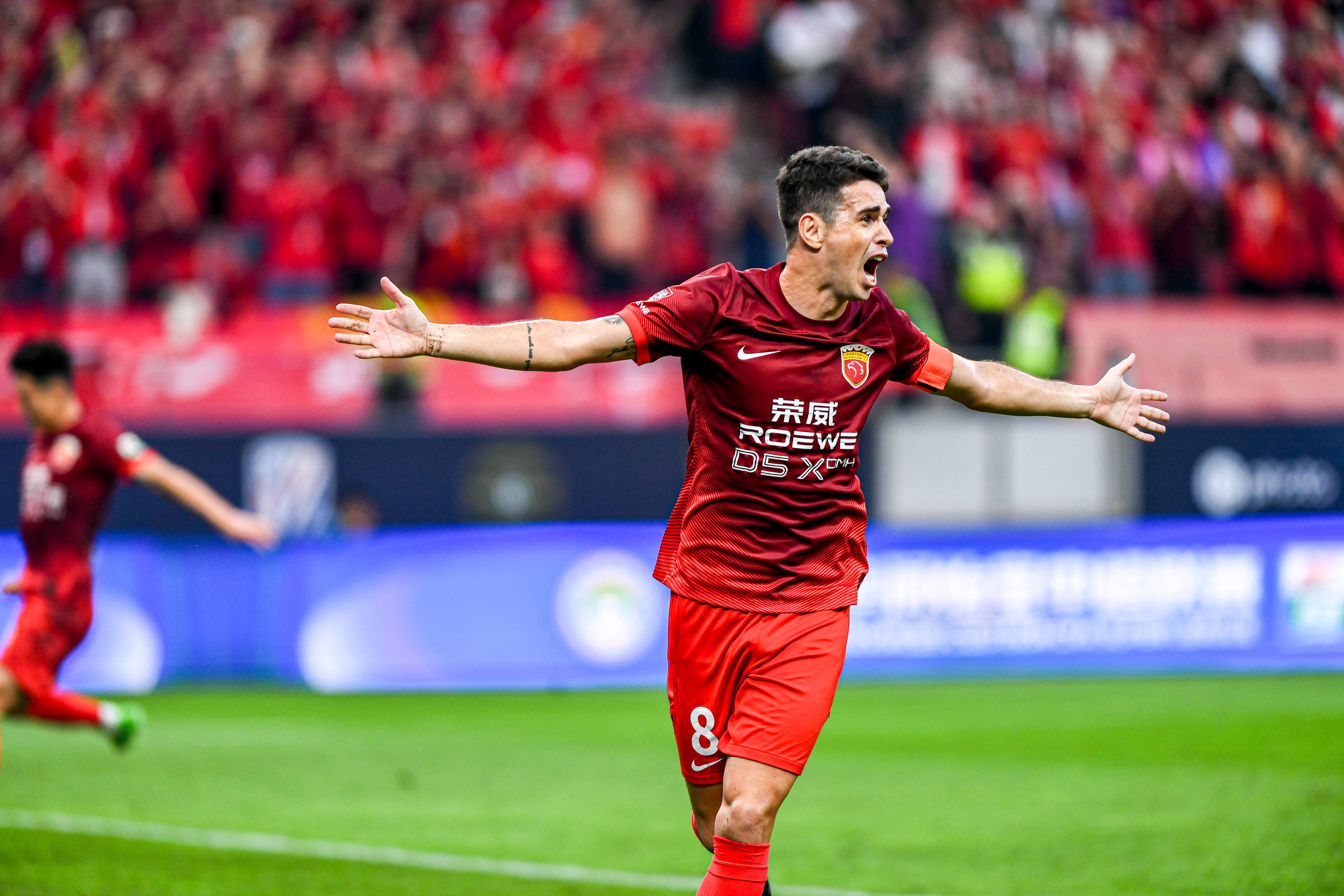 aoa体育课程-上海海港成为本场最大亮点，中超瞬间破防，进球的简单介绍