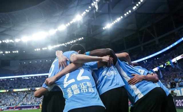 aoa体育娱乐-包含顽强球队连续两轮比赛逆转胜利，球迷望其成为常态的词条