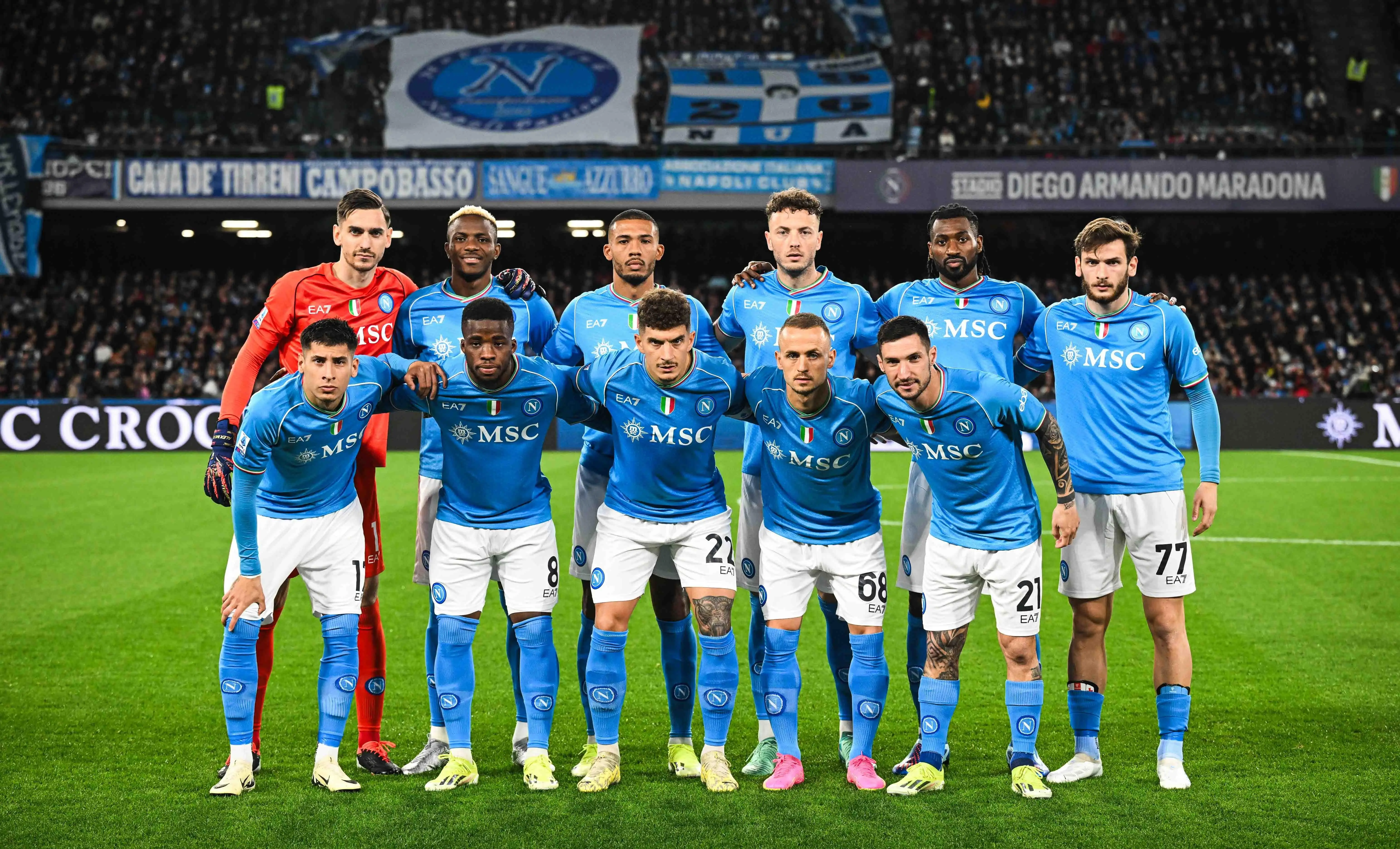 包含拉齐奥中场展现实力，带领球队前进的词条