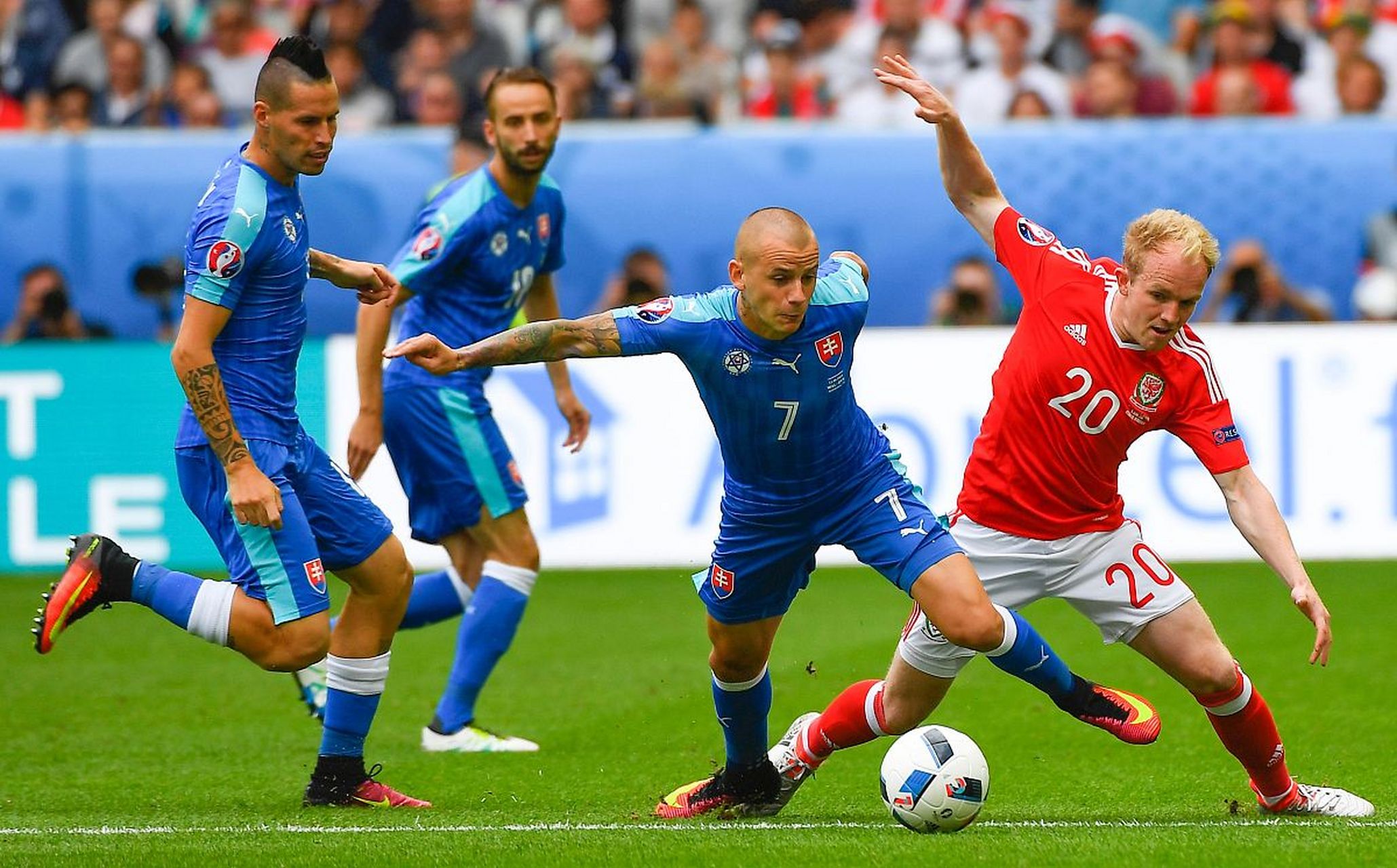 比利时队在欧预赛预选赛中大获全胜