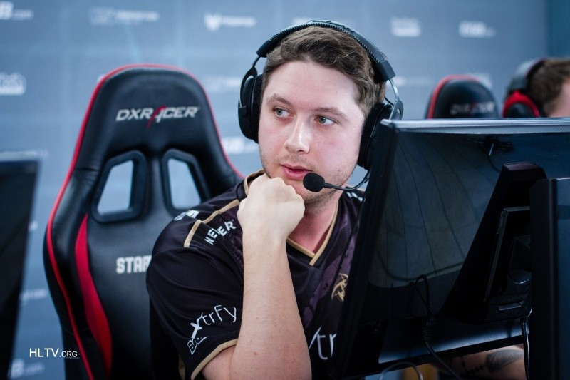 瓦伦西亚不败战队，继续领跑榜首