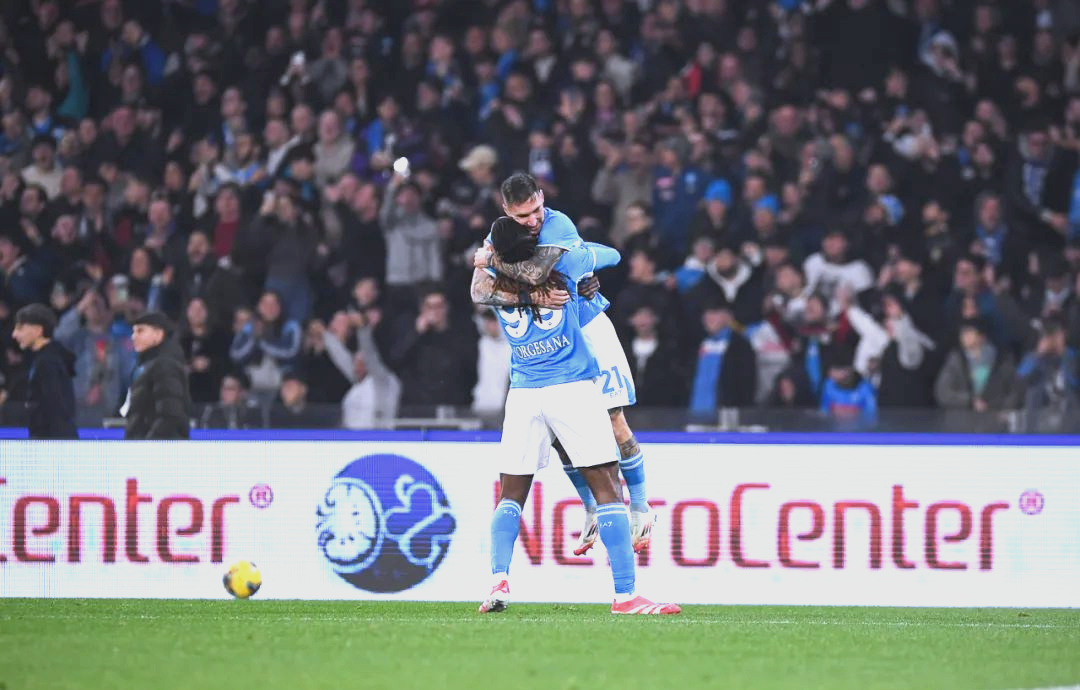 包含那不勒斯后防表现抢眼，保持不败的词条