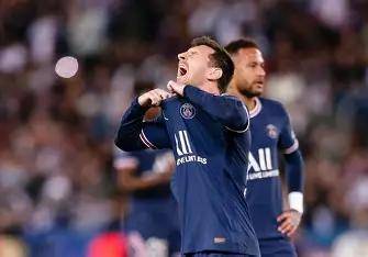 包含巴黎圣日耳曼连败，卫冕形势堪忧的词条