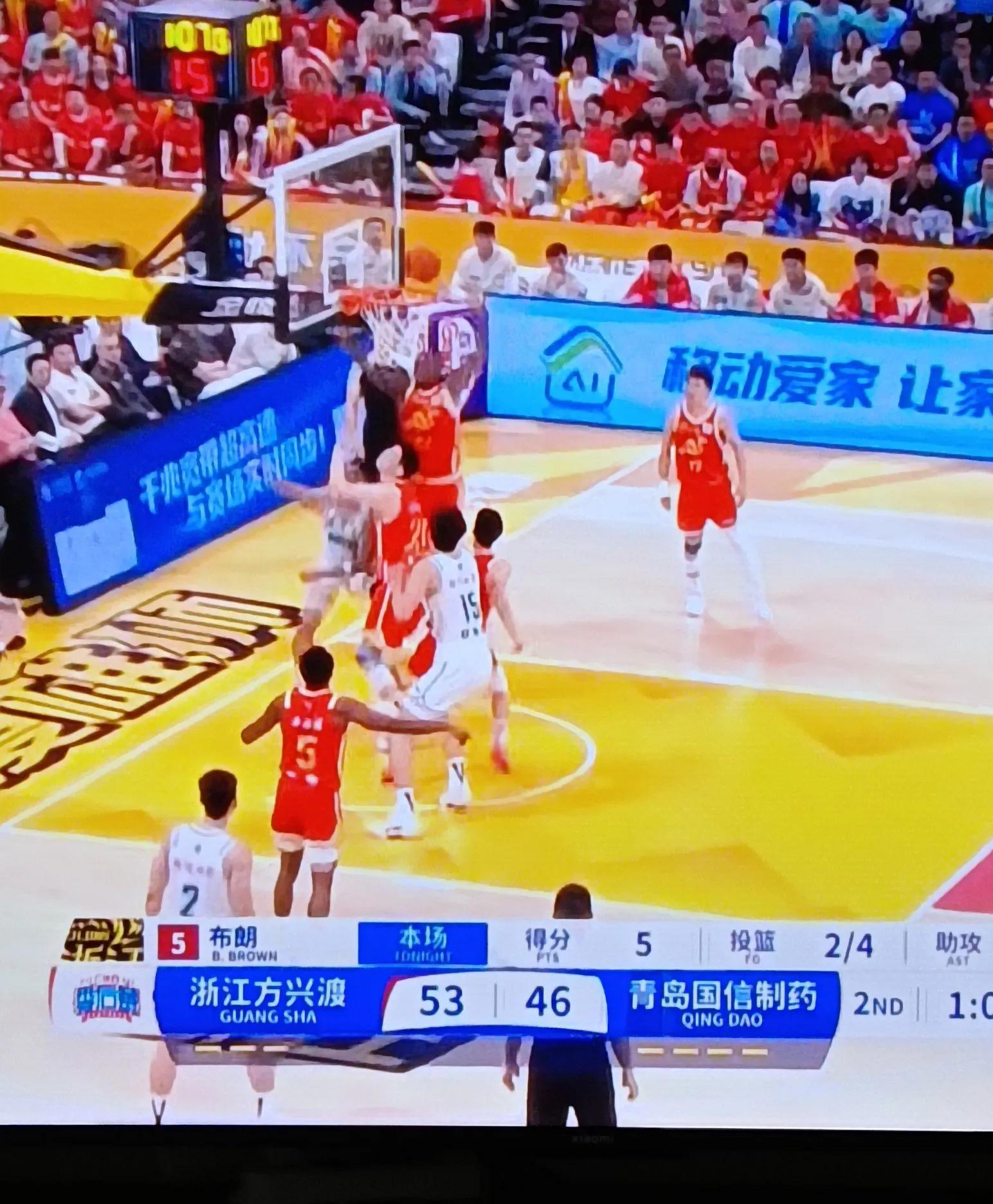 广厦男篮轻松击败青岛队,继续领跑的简单介绍 广厦男篮轻松击败青岛队,继续领跑的简单介绍