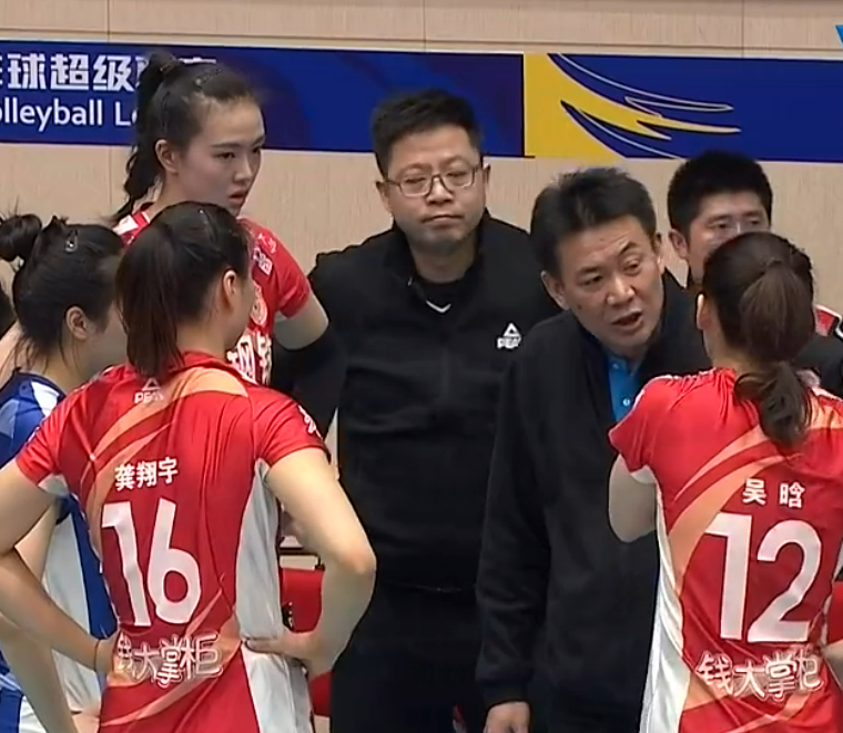 小将替补出场命中关键球，助球队逆转胜利的简单介绍