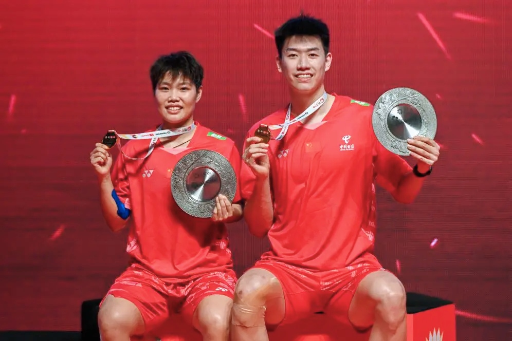 乒乓球比赛强强对抗，中国选手包揽金银