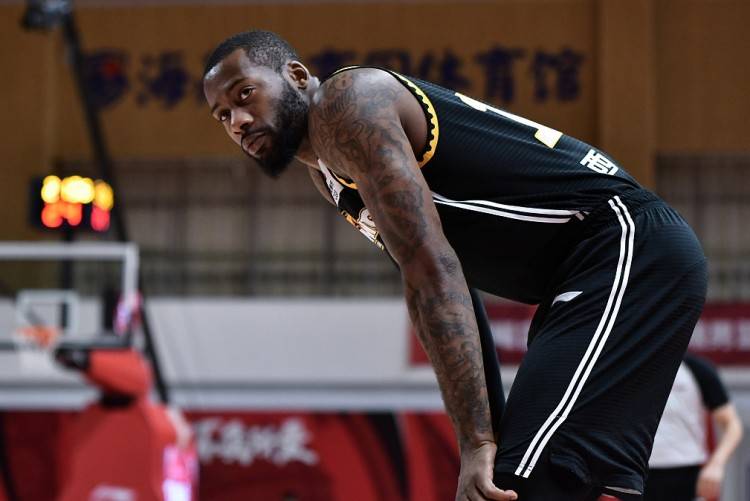 aoa体育活动-火箭客场击败黄蜂获得首胜