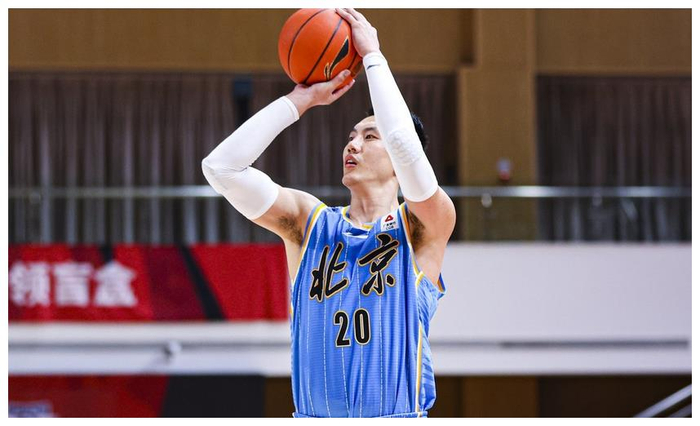 包含里尔球员伤愈复出，强化球队整体实力的词条