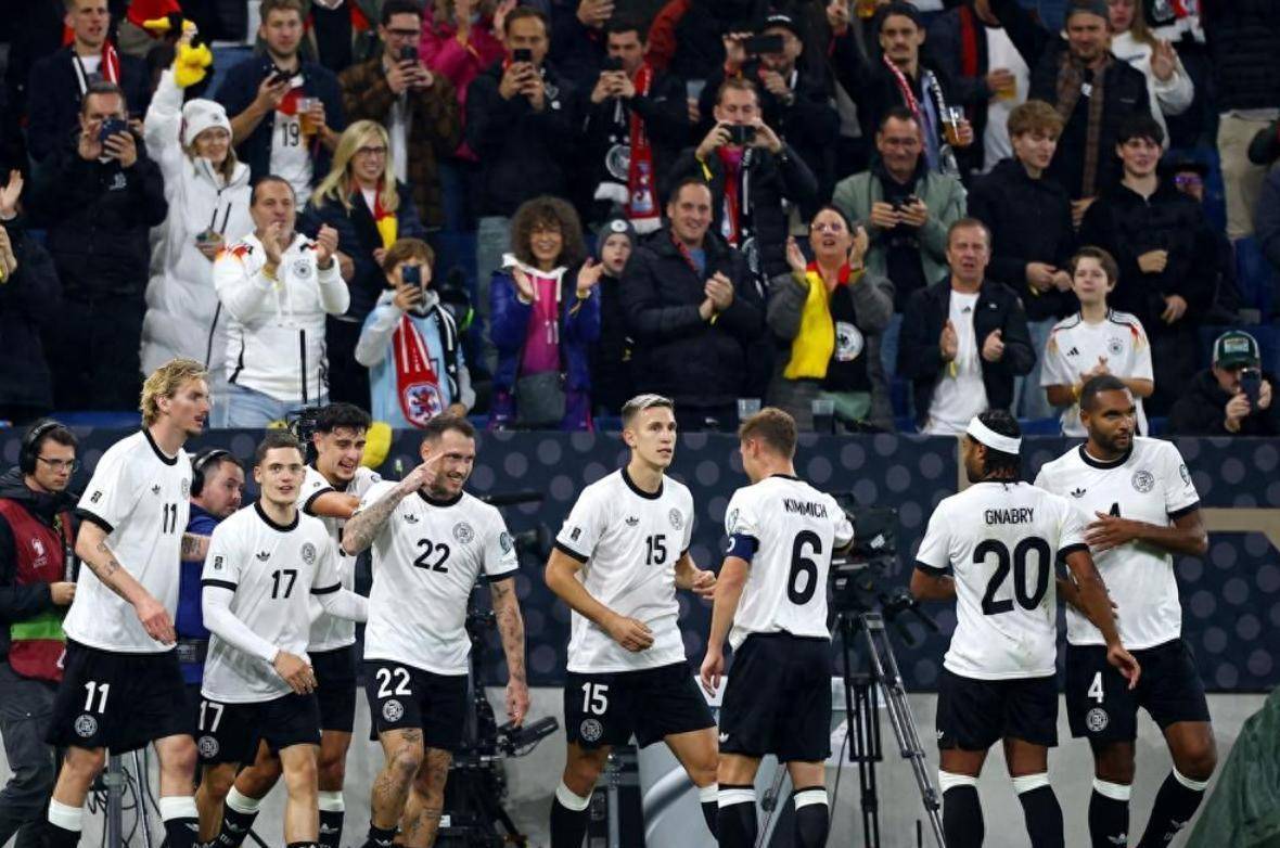 aoa体育-德国队在比赛中展现出执着坚韧的拼搏精神