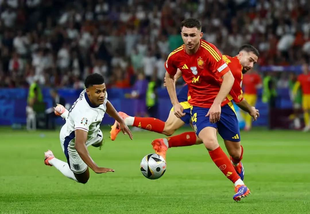 德国队在比赛中展现出执着坚韧的拼搏精神