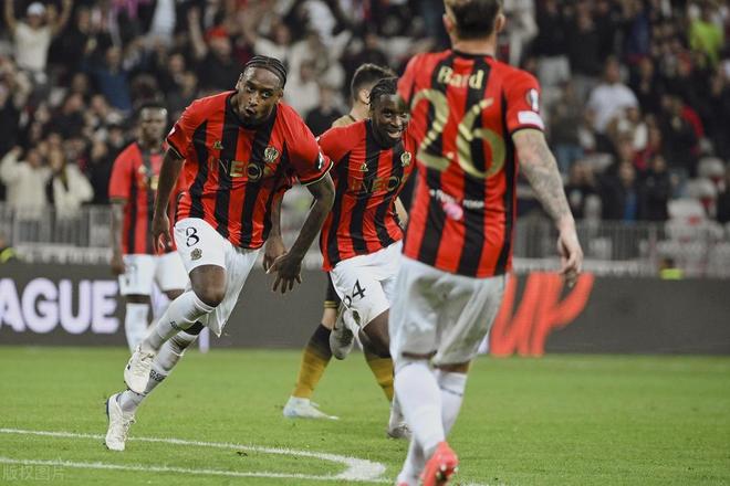 aoa体育官网-巴萨客场不敌瓦伦西亚，遭遇联赛连败的简单介绍