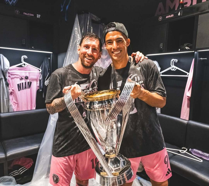 梅西转会红蓝,球迷提前庆祝 梅西转会红蓝,球迷提前庆祝